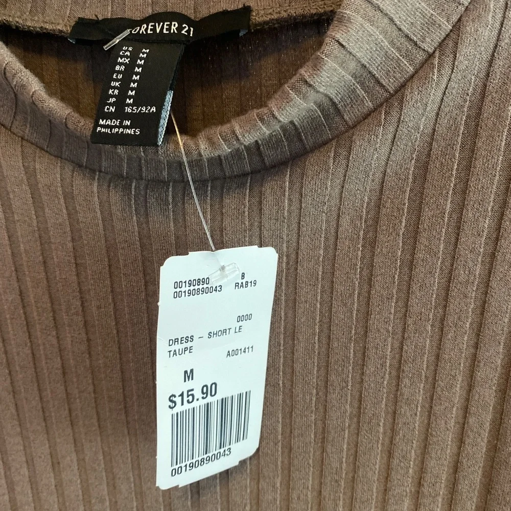 Forever 21 mock neck dress - Picture 3 of 4